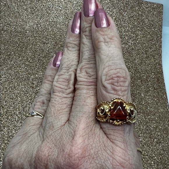 Vintage Lee Sands Triangular Amber Filigree Gold Hue Ring - Picture 8 of 8